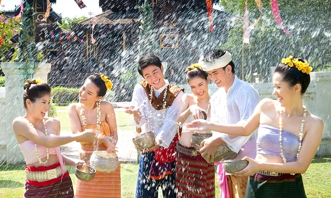 Du lịch mùa Tết té nước rộn ràng khắp Đông Nam Á