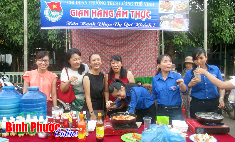 75 gian hàng tham gia hội chợ ẩm thực đường phố Chơn Thành 2016