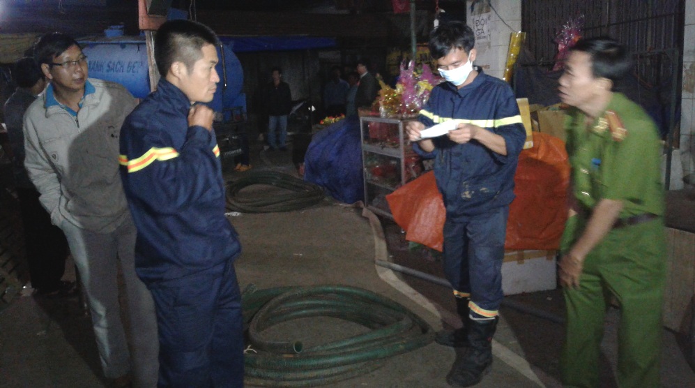 Khắc phục sự cố rò rỉ 1 ngàn lít xăng tại huyện Bù Đăng