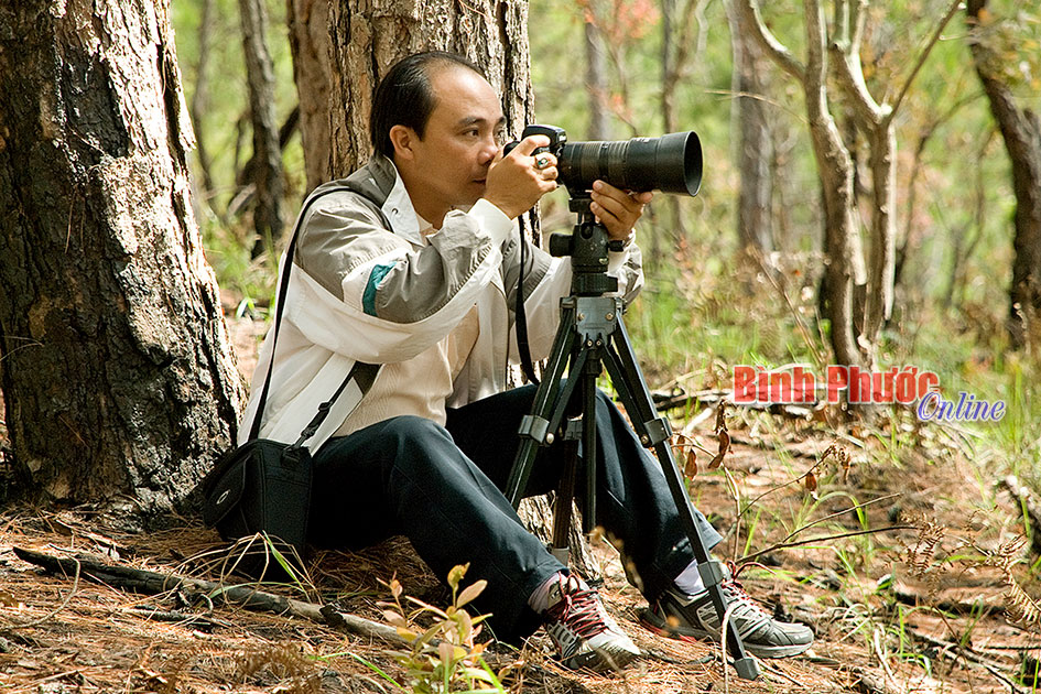 Nghệ sĩ nhiếp ảnh Nguyễn Văn Phúc: kể chuyện đời qua ống kính