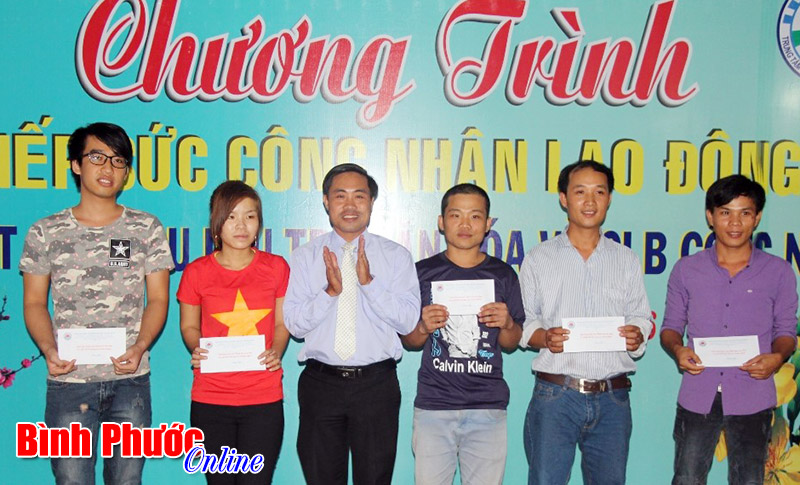 Nhiều hoạt động tiếp sức công nhân tại khu công nghiệp Tân Thành