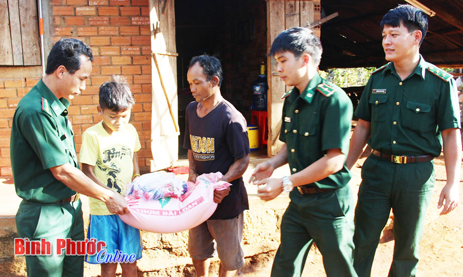 Đồn bi&ecirc;n ph&ograve;ng Đắk Ơ l&agrave;m tốt an sinh x&atilde; hội