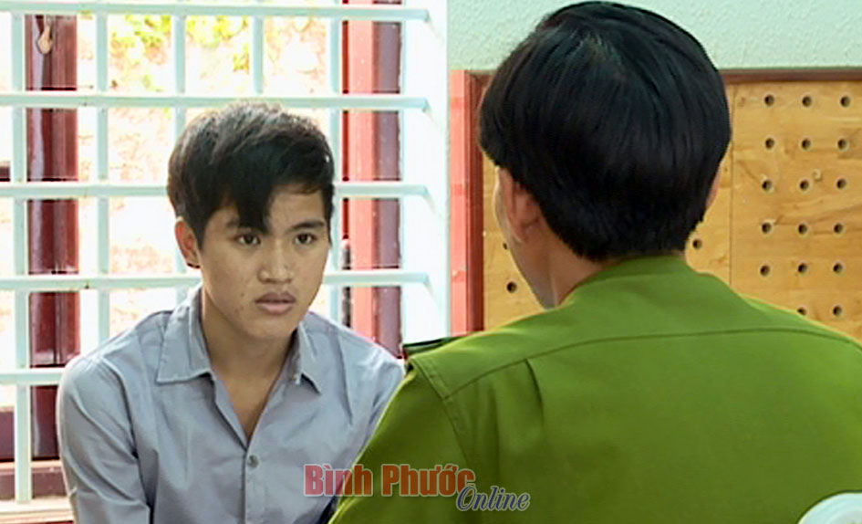 Vờ mua điện thoại qua mạng để cướp 