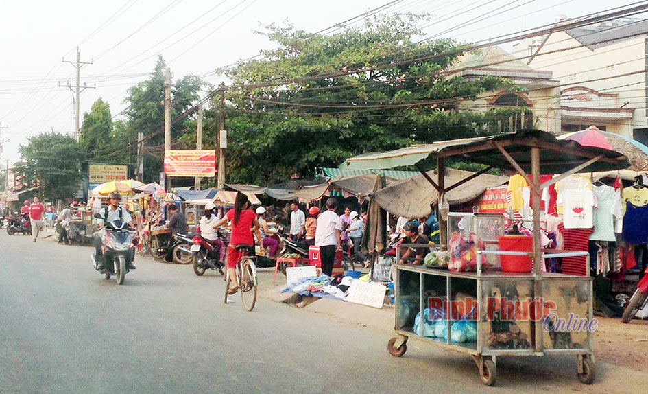 &ldquo;Chưa mới&rdquo; ở chợ n&ocirc;ng th&ocirc;n mới