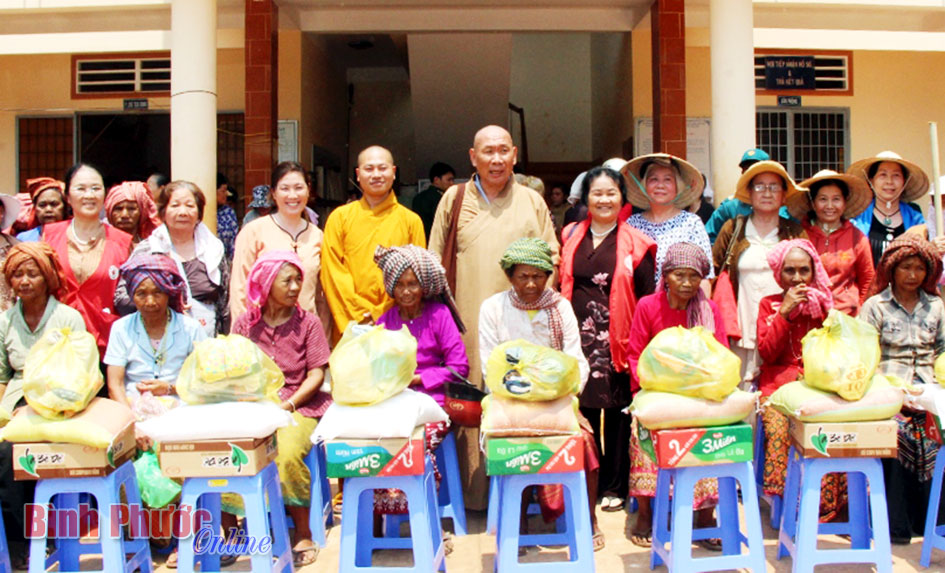 Nặng lòng với những người nghèo khó 