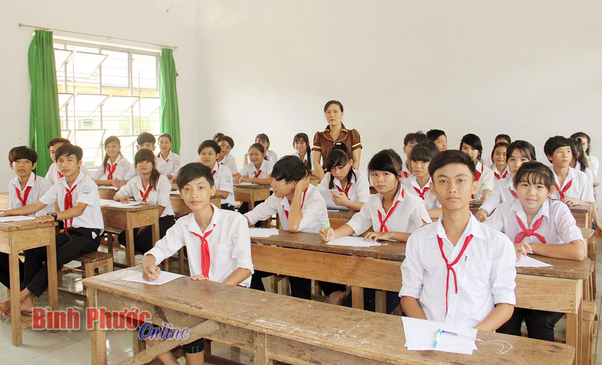 Gian nan vận động học sinh bỏ học ra lớp ở Trường THCS Tân Thành