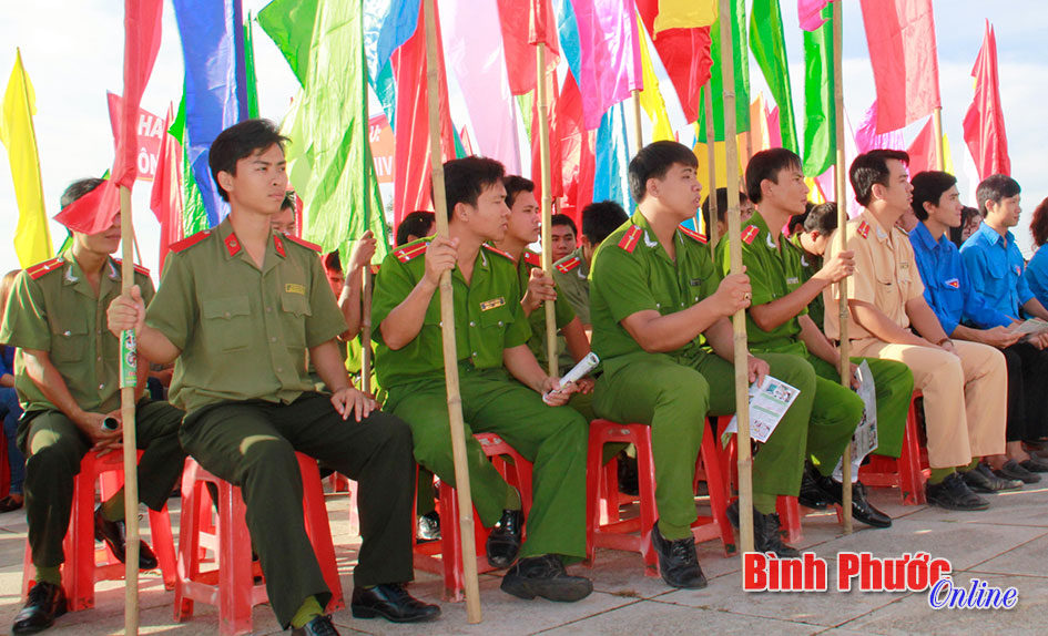 Chế độ trợ cấp đối với th&acirc;n nh&acirc;n hạ sĩ quan c&ocirc;ng an