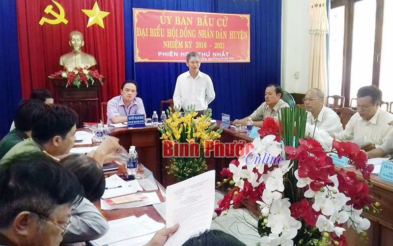 Ủy ban bầu cử đại biểu HĐND huyện B&ugrave; Đăng họp phi&ecirc;n thứ nhất