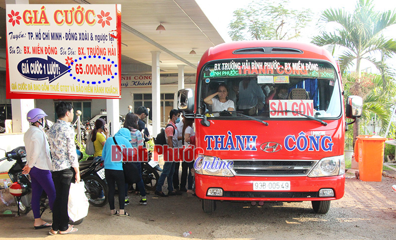 Vì sao giá cước vận tải hành khách chưa giảm?