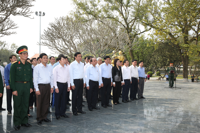 Ph&oacute; Thủ tướng Nguyễn Xu&acirc;n Ph&uacute;c kiểm tra c&ocirc;ng t&aacute;c chuẩn bị bầu cử