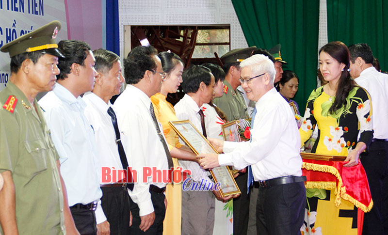 Chuyển biến của việc học tập v&agrave; l&agrave;m theo B&aacute;c tr&ecirc;n địa b&agrave;n tỉnh