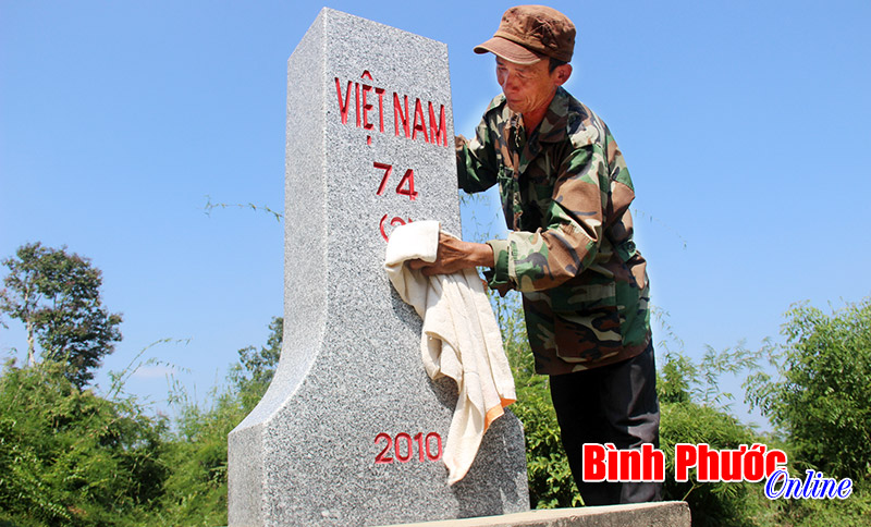 Chuyện người nông dân bảo vệ cột mốc biên giới