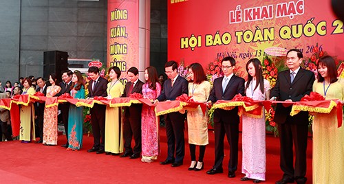Khai mạc Hội B&aacute;o to&agrave;n quốc năm 2016