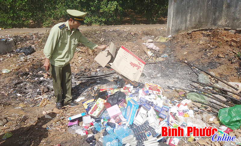 Ti&ecirc;u hủy h&agrave;ng nh&aacute;i, giả, kh&ocirc;ng r&otilde; nguồn gốc
