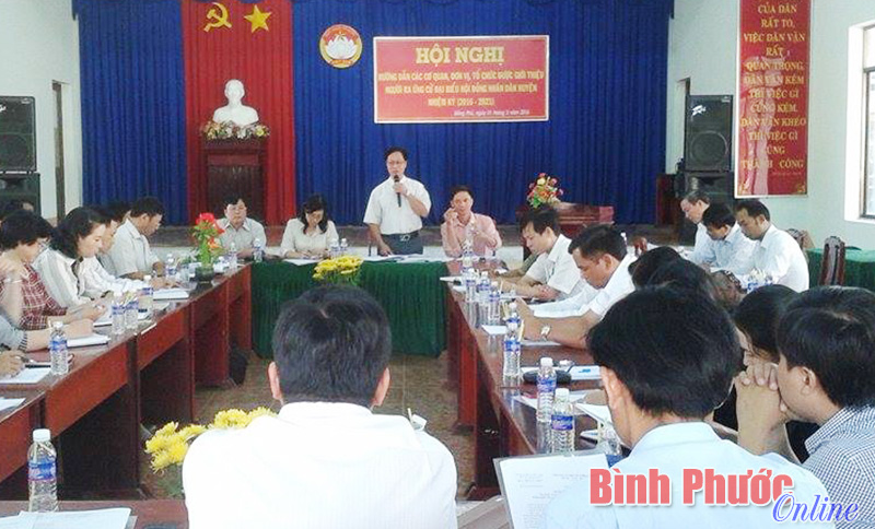 Đồng Ph&uacute; hướng dẫn quy tr&igrave;nh giới thiệu người ứng cử đại biểu HĐND huyện