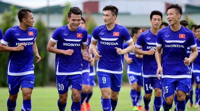 Công Vinh làm đội trưởng; Arsenal muốn có sao vô danh