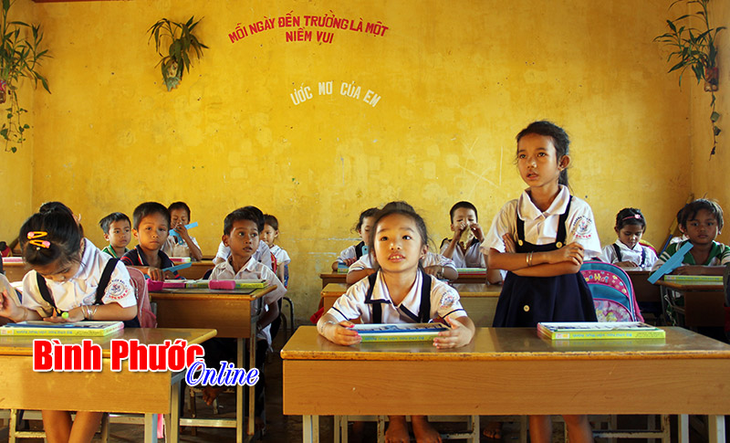 Xây dựng chương trình dạy tiếng S’tiêng cho học sinh S’tiêng ở bậc tiểu học
