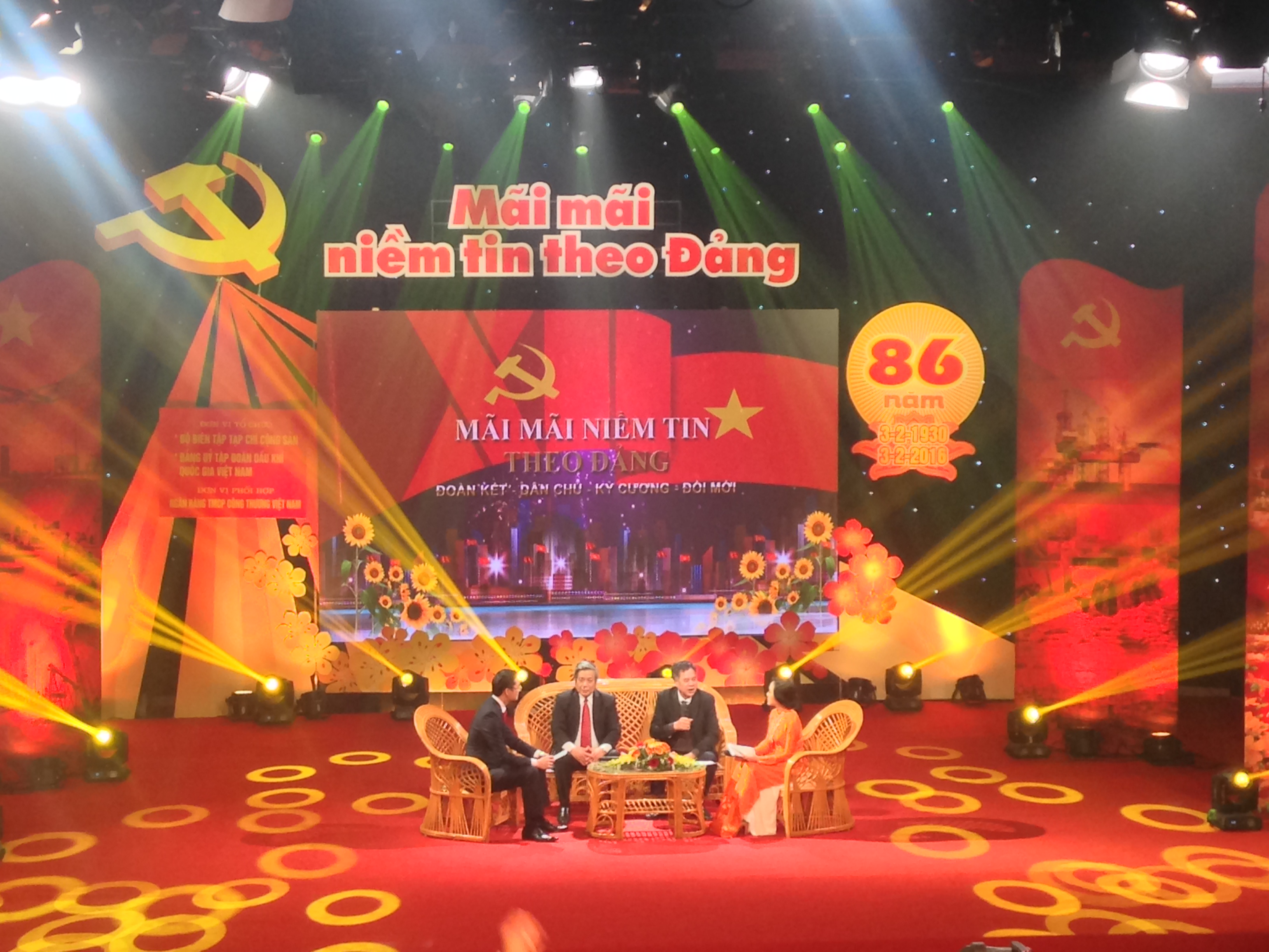 Chương trình giao lưu - ca m&uacute;a nhạc &ldquo;M&atilde;i m&atilde;i niềm tin theo Đảng"