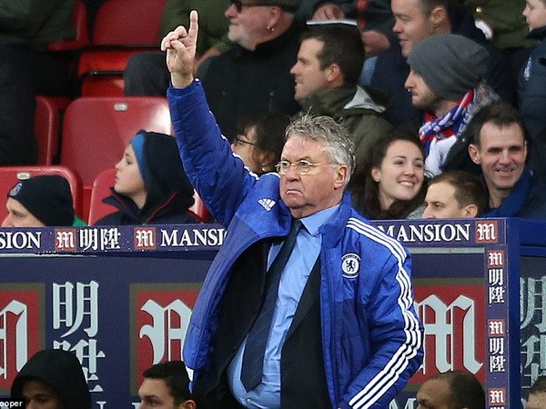 HLV Guus Hiddink nói gì sau chiến thắng tưng bừng của Chelsea?