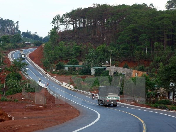 Nghiên cứu đầu tư một số đoạn đường Hồ Chí Minh quy mô cao tốc 