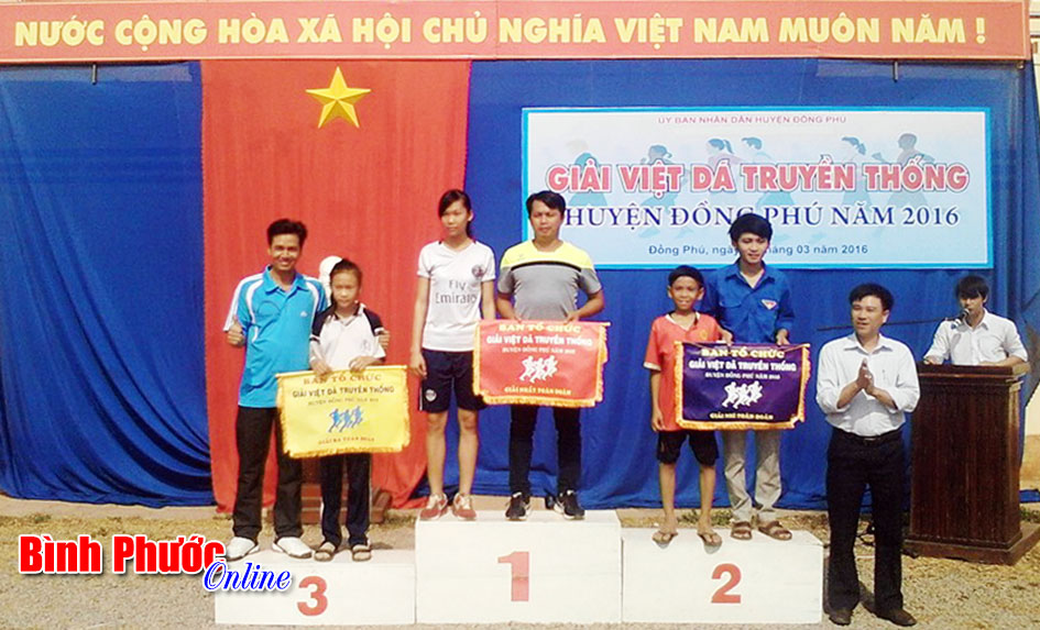 200 VĐV tranh tài giải việt dã truyền thống huyện Đồng Phú 2016
