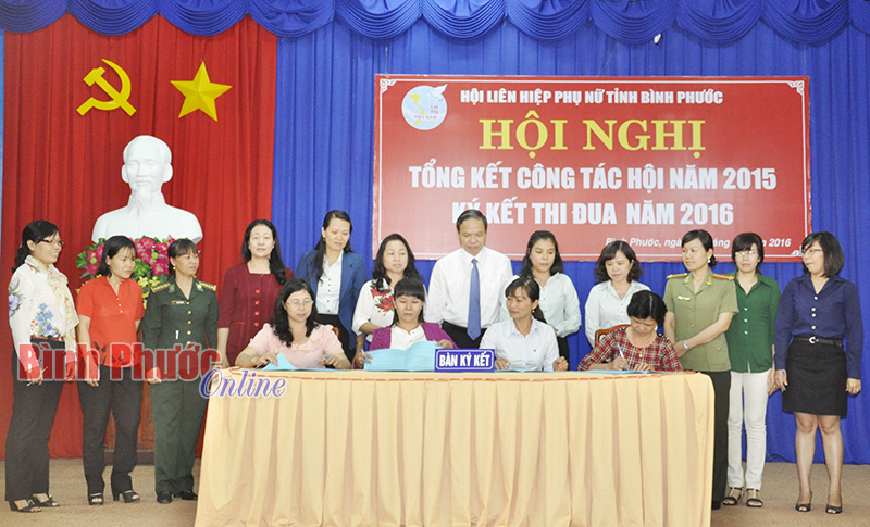 Hội Li&ecirc;n hiệp phụ nữ k&yacute; kết thi đua năm 2016