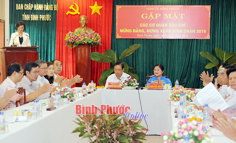 Tỉnh ủy gặp mặt b&aacute;o ch&iacute; đầu năm