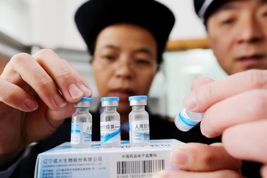 Trung Quốc bắt 37 người liên quan đường dây vaccine lậu gần 90 triệu USD 