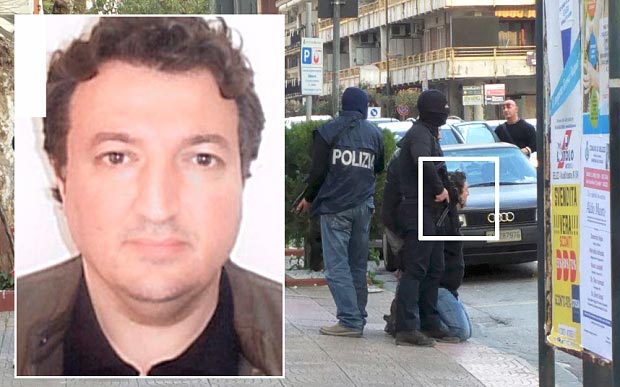 Bắt kẻ chuyên làm giấy tờ giả cho những kẻ đánh bom tự sát 