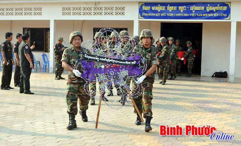 Đo&agrave;n c&ocirc;ng t&aacute;c 1237 tỉnh B&igrave;nh Phước dự lễ tiễn, đ&oacute;n nhận h&agrave;i cốt liệt sĩ