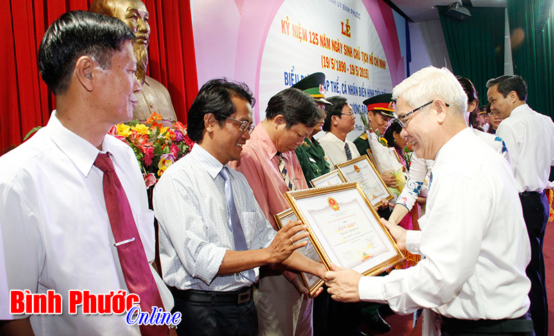 Kết quả c&ocirc;ng t&aacute;c tuy&ecirc;n truyền thực hiện Chỉ thị 03-CT/TW năm 2015