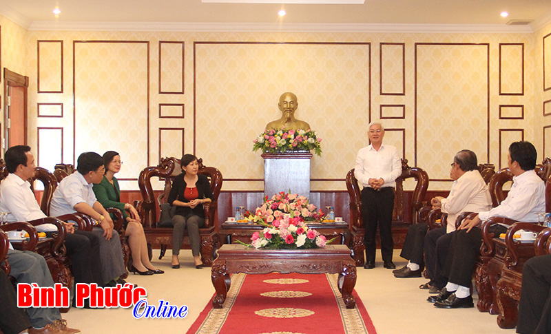 L&atilde;nh đạo tỉnh gặp mặt gương ti&ecirc;u biểu ng&agrave;nh Văn h&oacute;a - Thể thao v&agrave; Du lịch