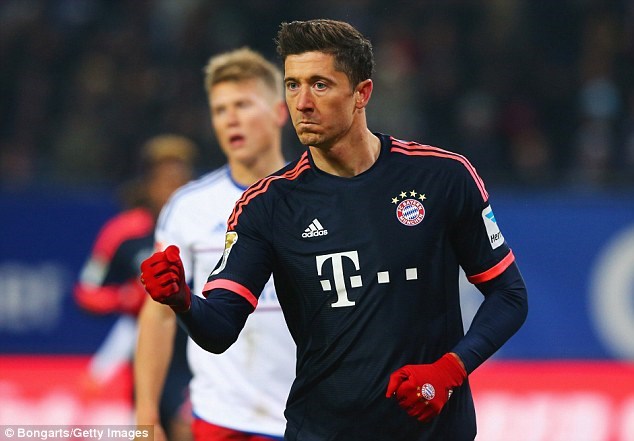 Lewandowski lập cú đúp, Bayern nhọc nhằn đánh bại Hamburger SV