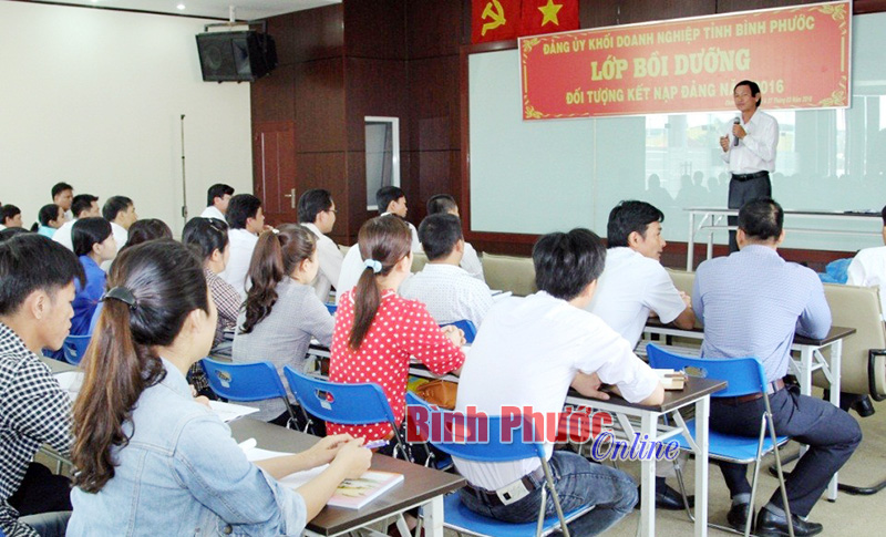 Khai giảng lớp đối tượng đảng tại Khu c&ocirc;ng nghiệp Minh Hưng - H&agrave;n Quốc