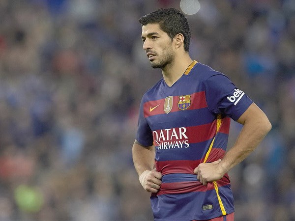 Luis Suarez bị treo giò 2 trận vì xúc phạm cầu thủ Espanyol
