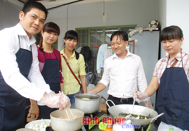 S&ocirc;i nổi hội thi tuy&ecirc;n truyền Ng&agrave;y Quốc tế hạnh ph&uacute;c 20-3