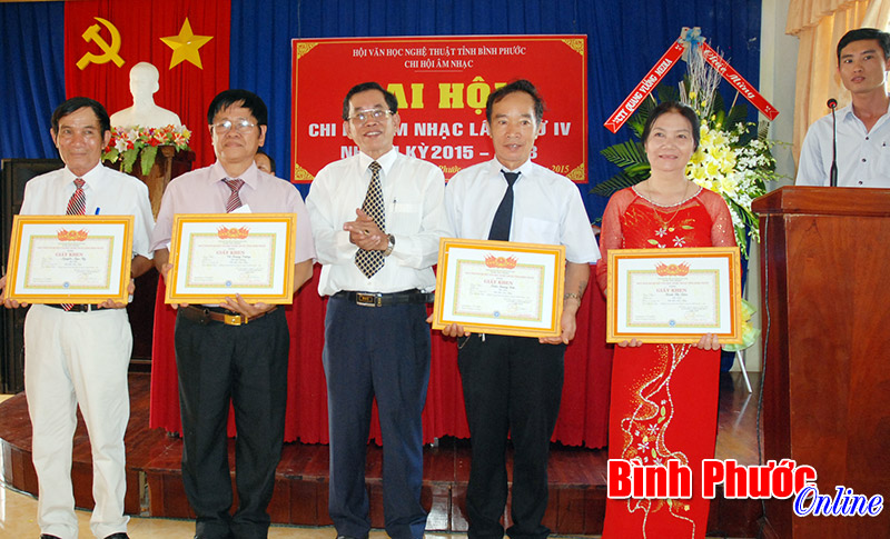 Nghệ sĩ Kim Li&ecirc;n: Truyền hơi ấm từ l&agrave;n điệu d&acirc;n ca