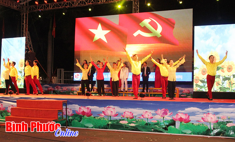 Nghệ sĩ nh&acirc;n d&acirc;n Ho&agrave;ng Phi Long: Nghệ thuật l&agrave; dấn th&acirc;n v&agrave; cống hiến