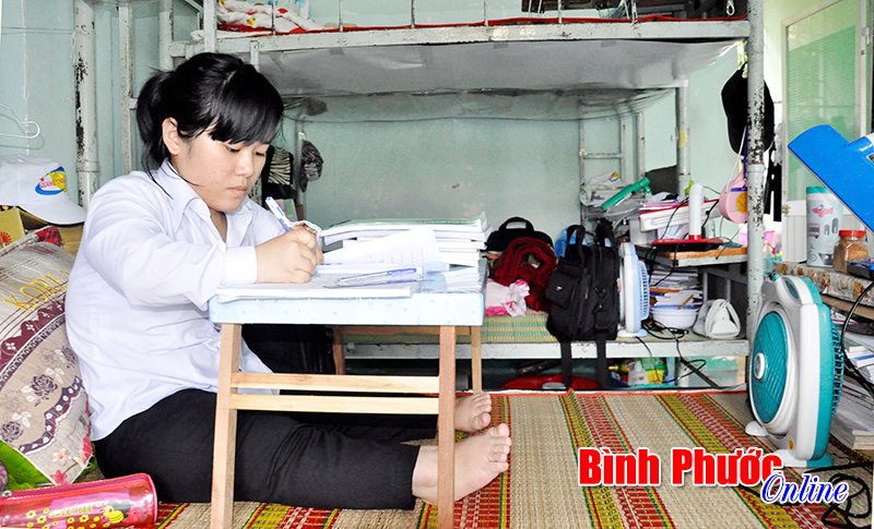 Nghị lực của cô gái “tí hon”