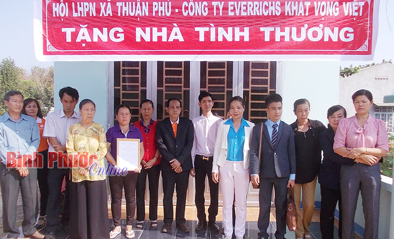 Thêm 2 nhà tình nghĩa, tình thương tặng nạn nhân chất độc da cam, hộ nghèo