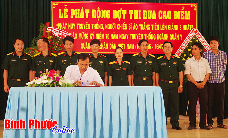 Bệnh viện Qu&acirc;n d&acirc;n y 16 ph&aacute;t động thi đua nh&acirc;n ng&agrave;y Thầy thuốc Việt Nam