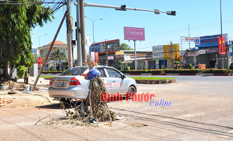 Nắp cống thường xuy&ecirc;n bị sập