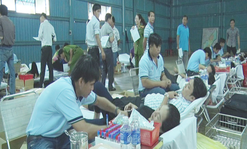 Phước Long: Thu 360 đơn vị máu tình nguyện đợt 1/2016