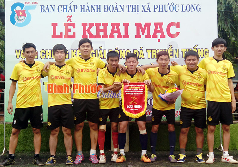 Cụm thi đua số 1 vô địch giải bóng đá truyền thống thanh niên Thị xã Phước Long