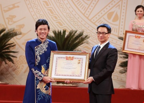 Nghệ sĩ Ho&agrave;i Linh n&oacute;i g&igrave; trong ng&agrave;y nhận danh hiệu NSƯT?