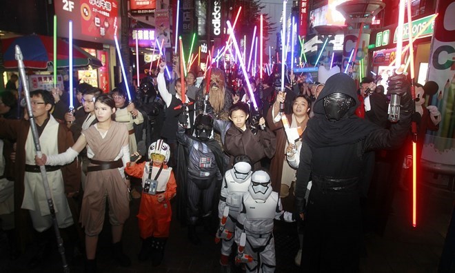 Phim "Star Wars" đạt doanh thu 1,7 tỷ USD sau 4 tuần công chiếu