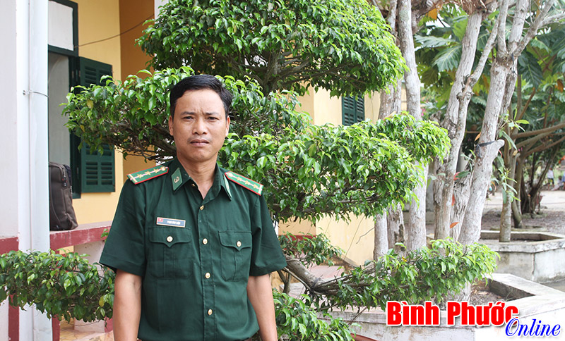 Tấm lòng thầy giáo mang quân hàm xanh