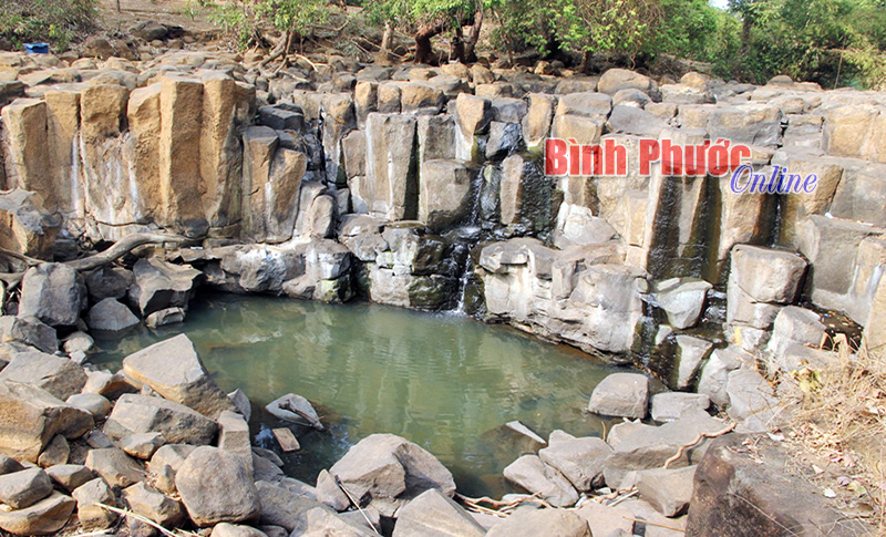 Thác Đứng đang “chết đứng”