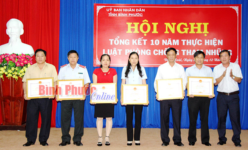 Tham nhũng - ph&ograve;ng hơn chống