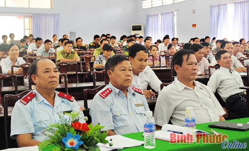 Đại biểu Quốc hội tiếp x&uacute;c cử tri Đồng Ph&uacute;, Đồng Xo&agrave;i